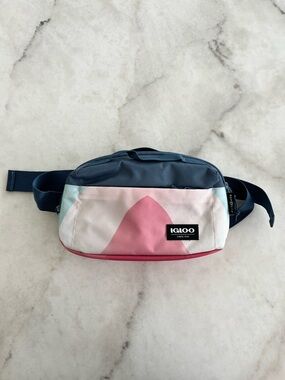 Igloo Navy Pink White Colorblock Waist Pack